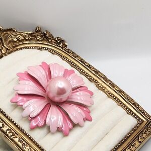 Vintage Pink Enamel Flower Brooch 60s Mod Pop Art Faux Pearl Daisy Pin 2.5 Inch